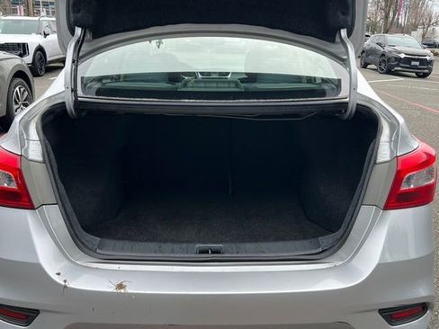 Used 2019 Nissan Sentra SV image 9