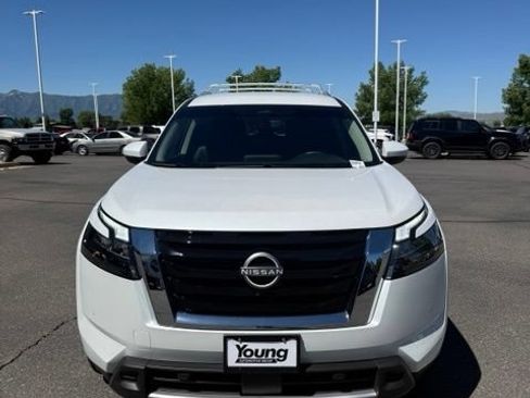 Used 2025 Nissan Pathfinder SL w/ Cargo Package AWD/4WD image 2