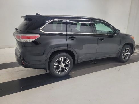Used 2016 Toyota Highlander XLE AWD/4WD image 10
