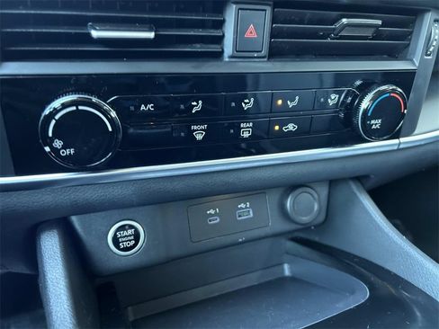 Used 2021 Nissan Rogue S image 28