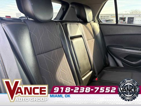 Used 2019 Chevrolet Trax LT w/ LT Convenience Package image 18