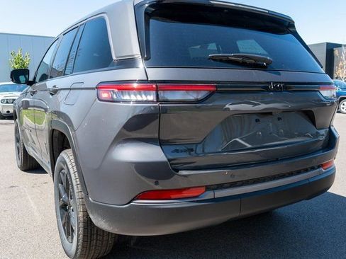 New 2026 Jeep Grand Cherokee Altitude AWD/4WD image 7