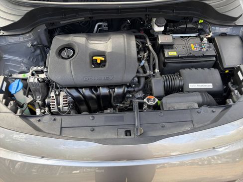 Used 2025 Kia Soul LX w/ LX Technology Package FWD image 27