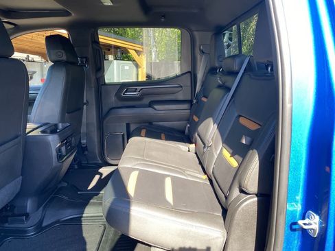 Used 2022 GMC Sierra 1500 AT4 w/ AT4 Premium Package AWD/4WD image 16