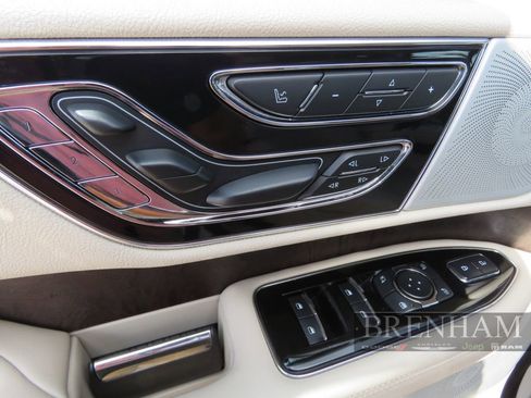 Used 2020 Lincoln Navigator Reserve w/ Luxury Package image 13