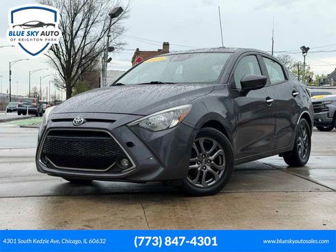 Used 2019 Toyota Yaris LE image 1