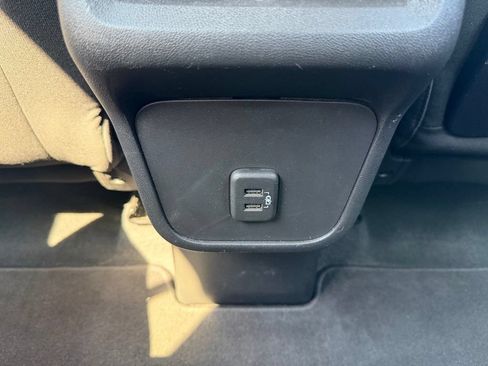 Used 2024 GMC Terrain SLE FWD image 31