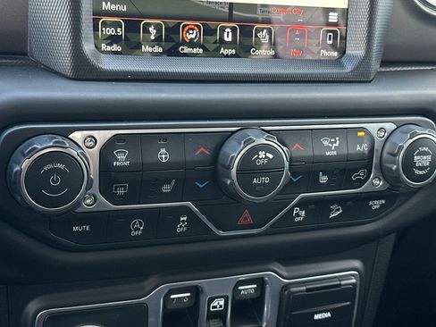 Used 2018 Jeep Wrangler Unlimited Rubicon AWD/4WD image 22