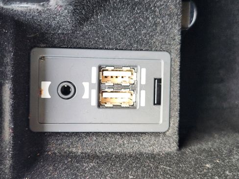 Used 2017 Lexus IS 200t image 25