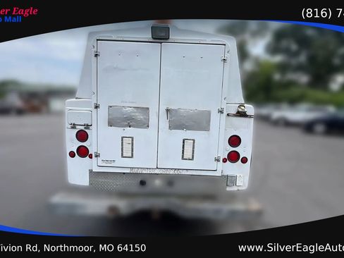 Used 2004 Chevrolet Silverado 2500 W/T RWD image 4