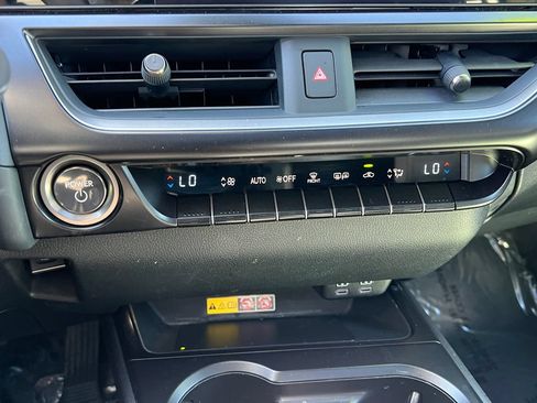 Used 2024 Lexus UX 250h F Sport FWD image 32