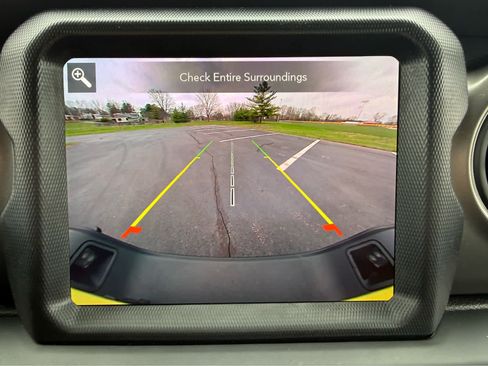 Used 2023 Jeep Gladiator Sport image 21