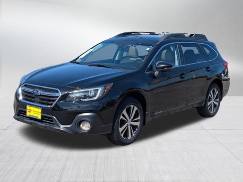 Used 2018 Subaru Outback 2.5i Limited AWD/4WD image 3