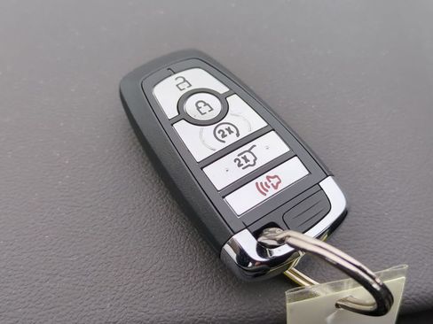 Used 2022 Lincoln Nautilus Reserve AWD/4WD image 42