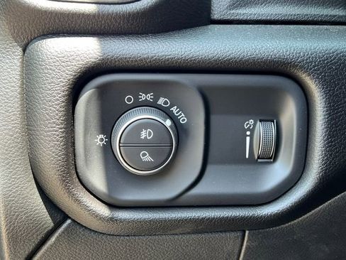 Used 2026 RAM 2500 Big Horn AWD/4WD image 25