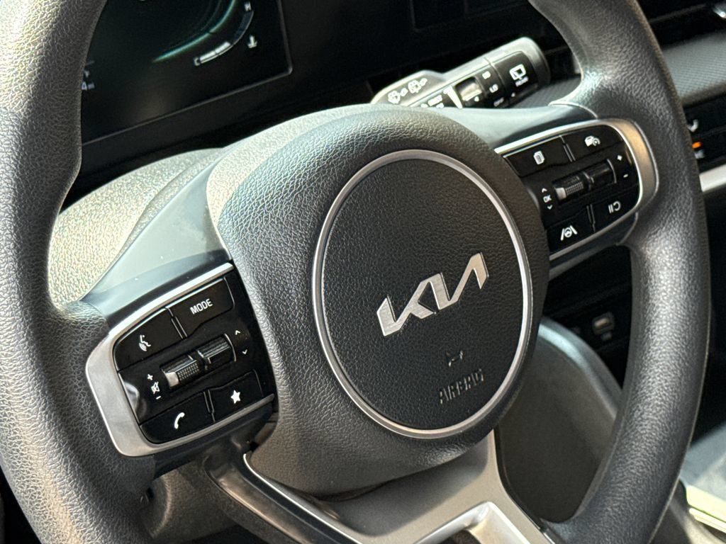 Used 2024 Kia Sportage LX FWD image 29