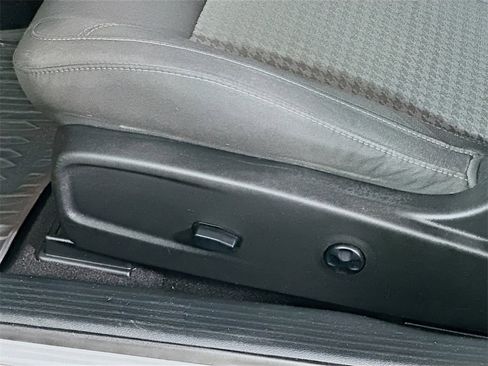 Used 2019 Dodge Challenger SXT image 22