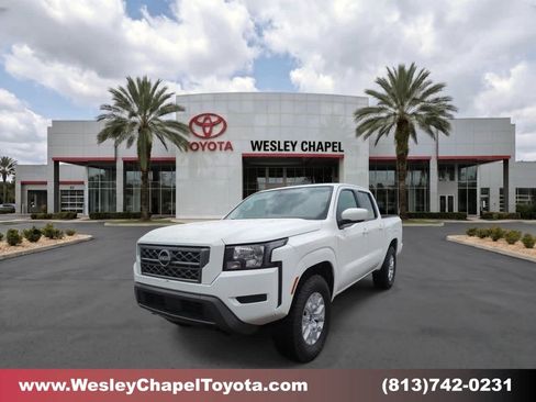 Used 2022 Nissan Frontier SV AWD/4WD image 1
