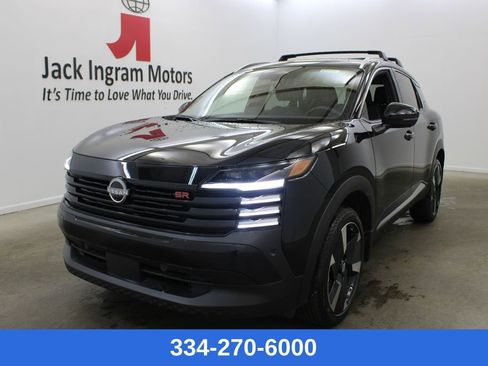 New 2026 Nissan Kicks SR image 1