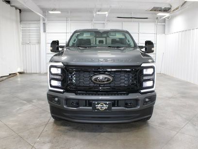 New 2026 Ford F250 Lariat w/ Black Appearance Package