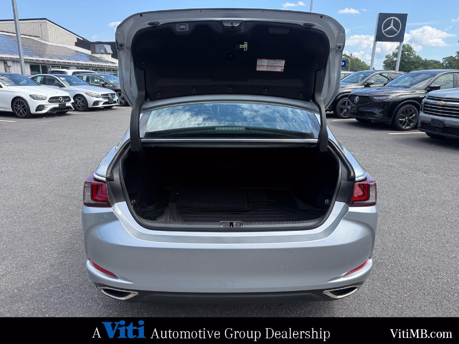 Used 2023 Lexus ES 350 w/ Premium Package FWD image 23