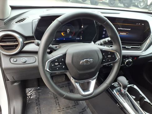 Used 2025 Chevrolet Trax ACTIV w/ Driver Confidence Package image 17