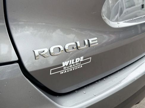 Used 2016 Nissan Rogue S FWD image 18