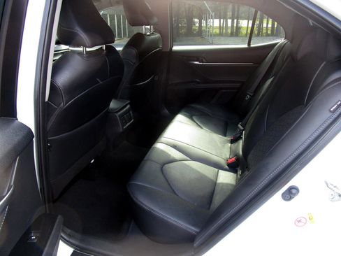 Used 2018 Toyota Camry XSE image 21