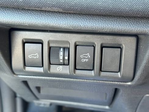Used 2025 Subaru Outback Premium AWD/4WD image 30