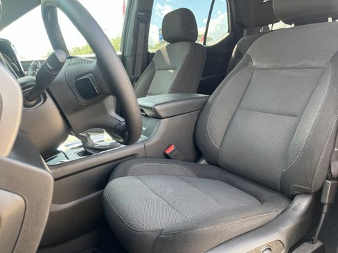 Certified 2022 Chevrolet Traverse LT FWD image 8