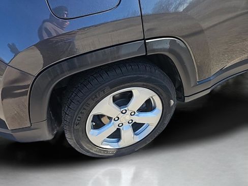 Used 2020 Jeep Compass Latitude image 36