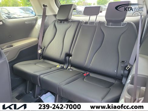 New 2026 Kia Carnival FWD image 12