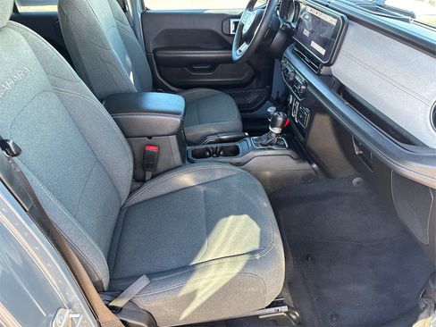 Used 2024 Jeep Wrangler Sahara image 14