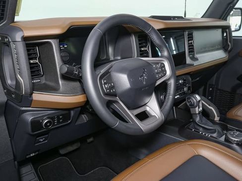 Used 2024 Ford Bronco Outer Banks AWD/4WD image 18