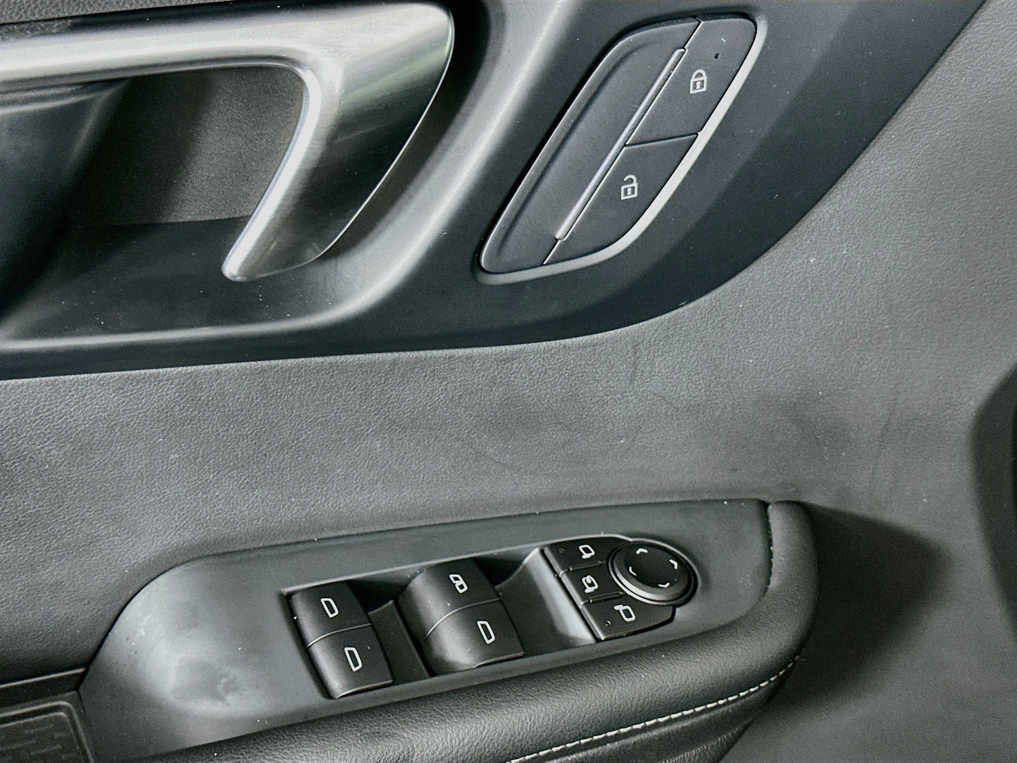 Used 2025 Buick Enclave Preferred FWD image 15