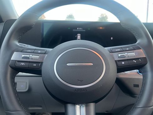 Used 2025 Hyundai Kona SEL image 28