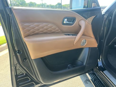 Used 2023 INFINITI QX80 Sensory w/ Cargo Package AWD/4WD image 13