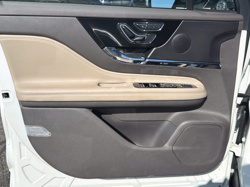 Used 2023 Lincoln Corsair FWD image 16