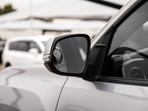 Used 2019 Toyota Tacoma TRD Off-Road image 38