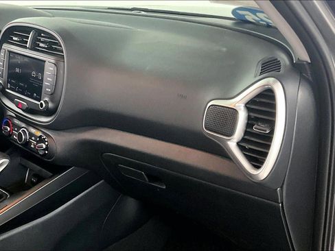 Used 2025 Kia Soul LX FWD image 26