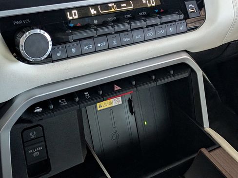 Certified 2023 Toyota Sequoia Capstone AWD/4WD image 21