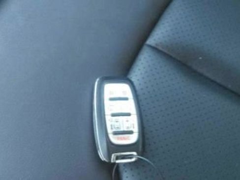 Used 2024 Chrysler Pacifica Limited FWD image 14