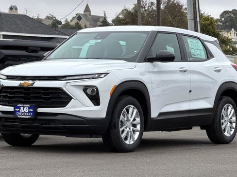 Used 2026 Chevrolet TrailBlazer LS w/ LS Confidence Package image 9