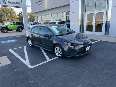 Used 2024 Toyota Corolla LE FWD image 1