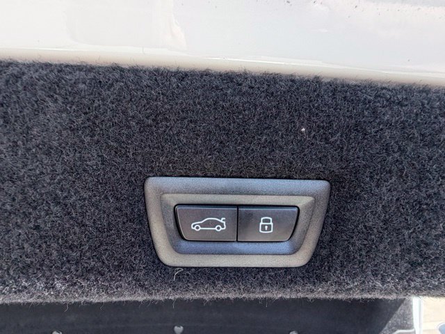 Used 2026 BMW 740i w/ Premium Package RWD image 20