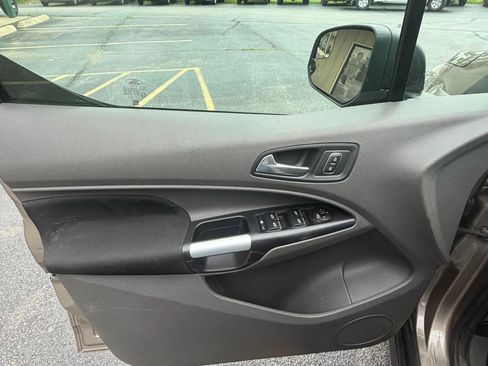 Used 2020 Ford Transit Connect XLT FWD image 15