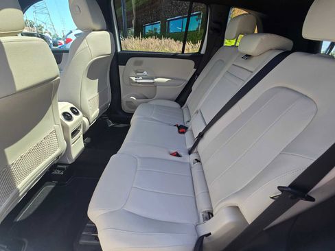 Used 2025 Mercedes-Benz GLB 250 4MATIC image 20