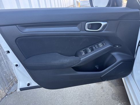 Used 2023 Honda Civic Sport image 6