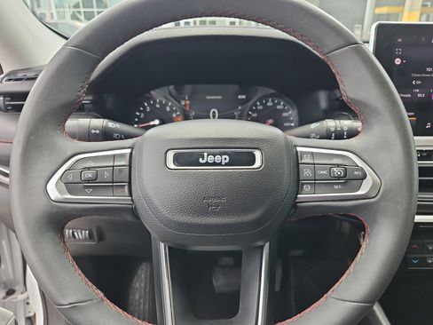 Used 2022 Jeep Compass Trailhawk image 18