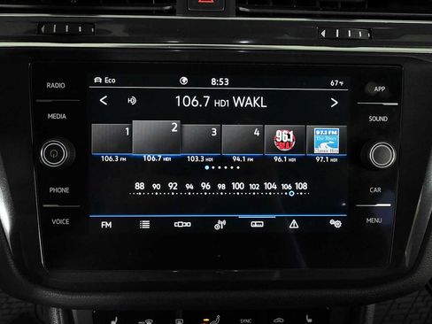 Certified 2022 Volkswagen Tiguan SE w/ Panoramic Sunroof Package AWD/4WD image 26